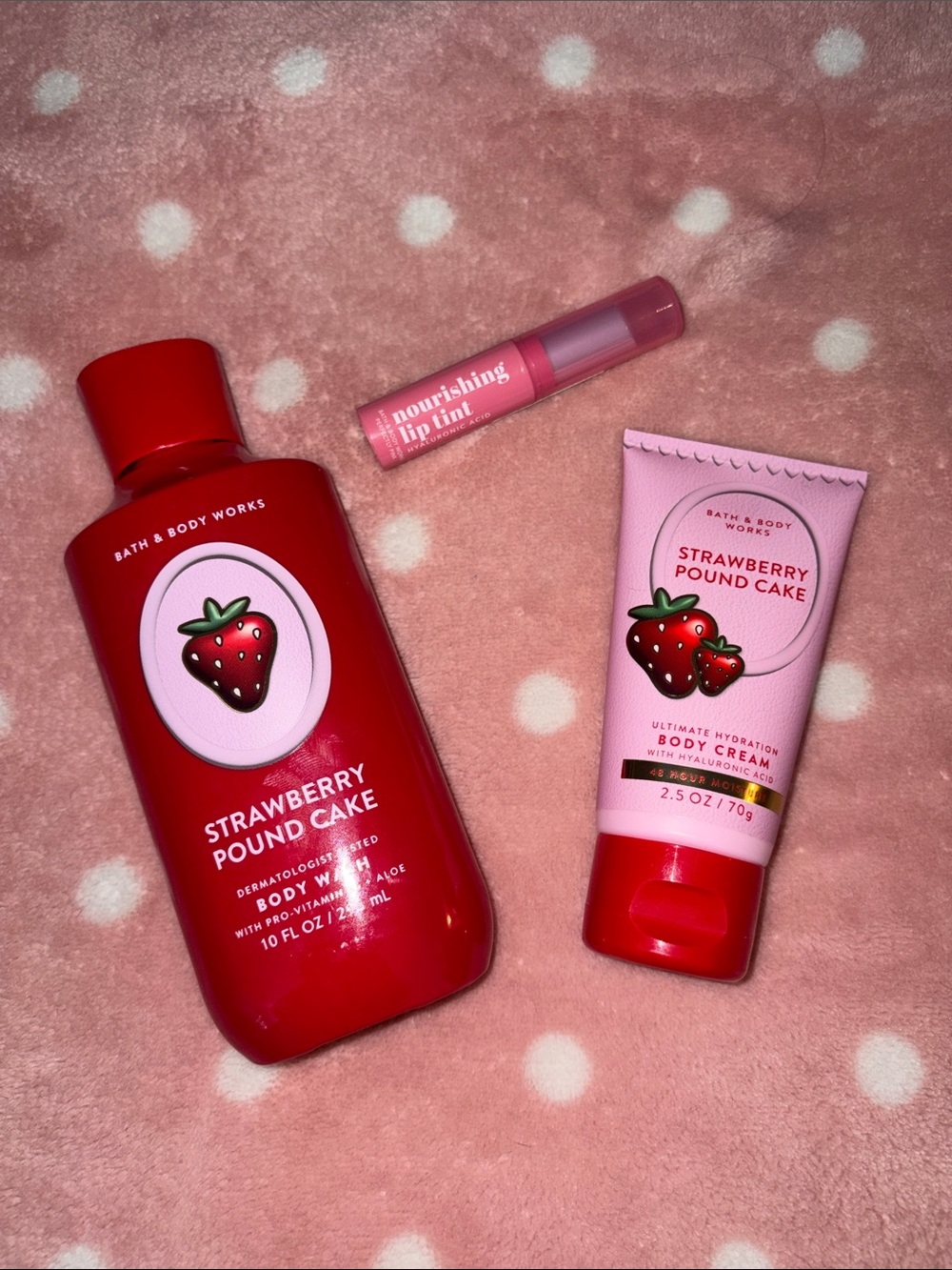 Bath & Body Works Strawberry Pound Cake Body Wash, Cream and Lip Tint Gift Set